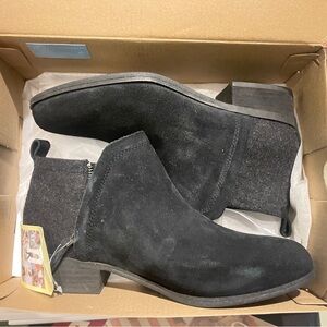 TOMS Deia Black Suede Bootie NWT